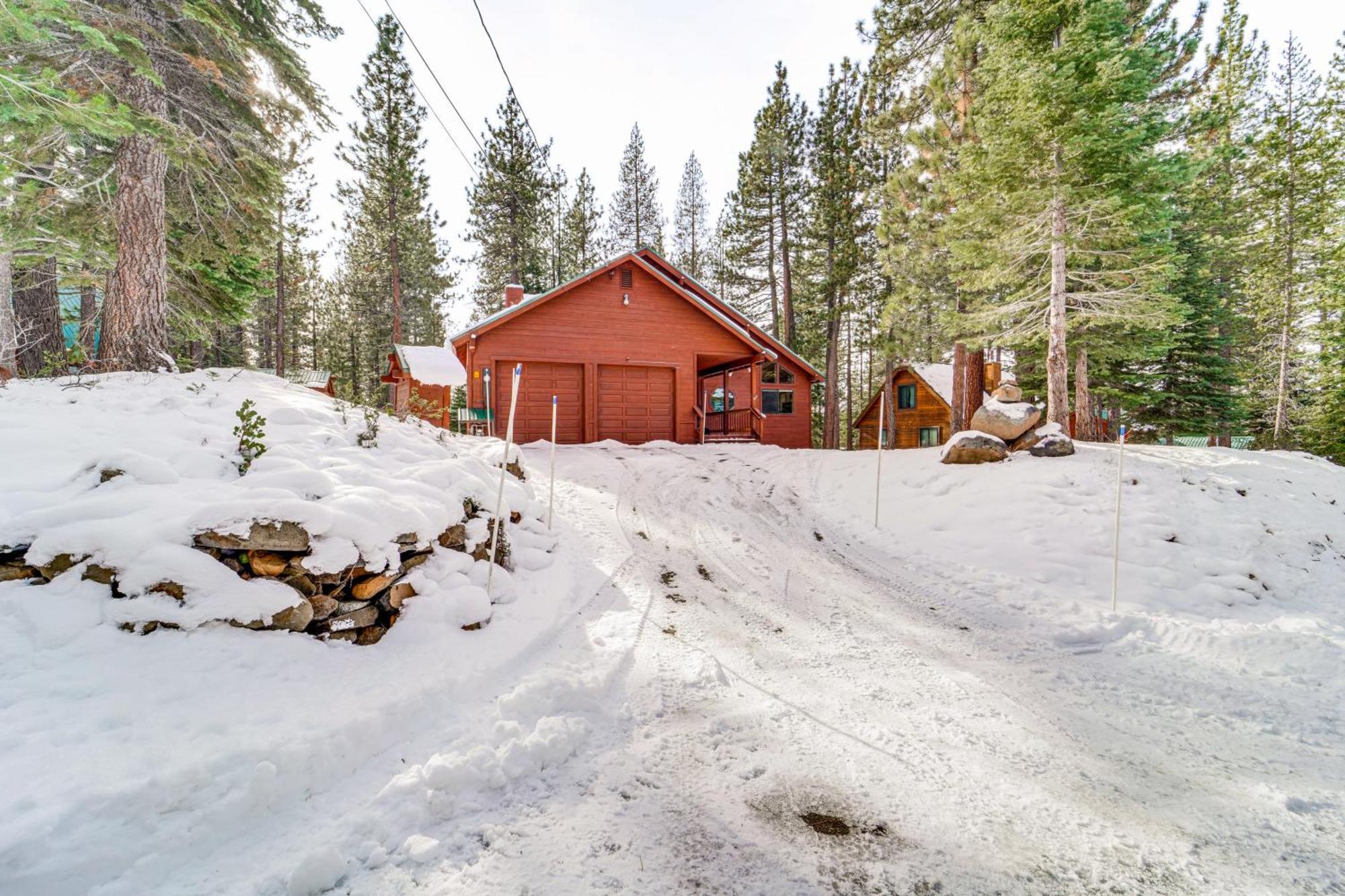 Family-Friendly Truckee Cabin In Tahoe Donner! Exterior photo